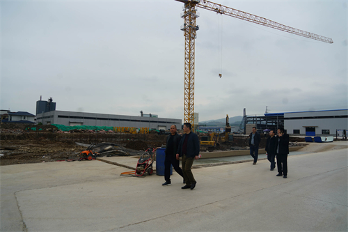 2021年4月19日中國(guó)農(nóng)業(yè)銀行湖南省分行領(lǐng)導(dǎo)一行蒞臨張家界萬(wàn)眾實(shí)業(yè)集團(tuán)有限公司視察。